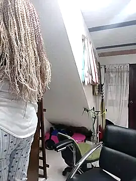 Alaya-15 online show from 11/30/25, 06:45