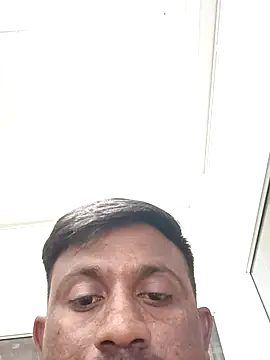 Snapshot of SlipperyRebound0 chatting on 10/29/25, 05:25 SlipperyRebound0 online show from 10/29/25, 05:25