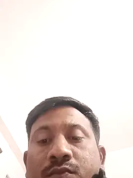 Snapshot of SlipperyRebound0 chatting on 11/17/25, 03:18 SlipperyRebound0 online show from 11/17/25, 03:18