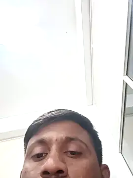 Snapshot of SlipperyRebound0 chatting on 11/19/25, 04:40 SlipperyRebound0 online show from 11/19/25, 04:40