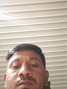 Snapshot of SlipperyRebound0 chatting on 12/15/25, 03:05 SlipperyRebound0 online show from 12/15/25, 03:05