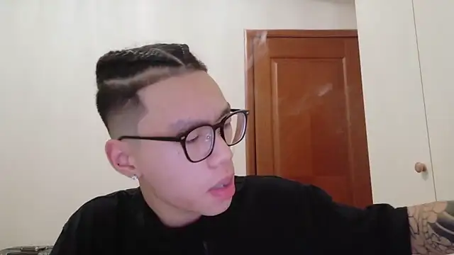 Snapshot of hangzi-0011 chatting on 10/08/25, 11:08 hangzi-0011 online show from 10/08/25, 11:08