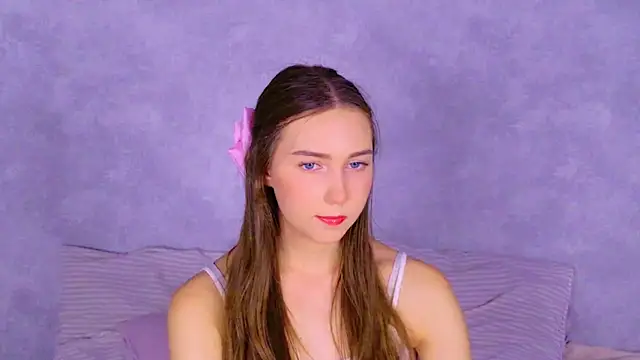 Snapshot of OliviaLay chatting on 11/24/25, 12:16 OliviaLay online show from 11/24/25, 12:16