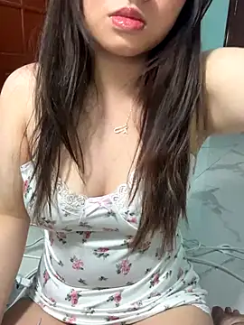 Snapshot of Sexy_dancing_girl chatting on 12/22/25, 02:47 Sexy dancing girl online show from 12/22/25, 02:47