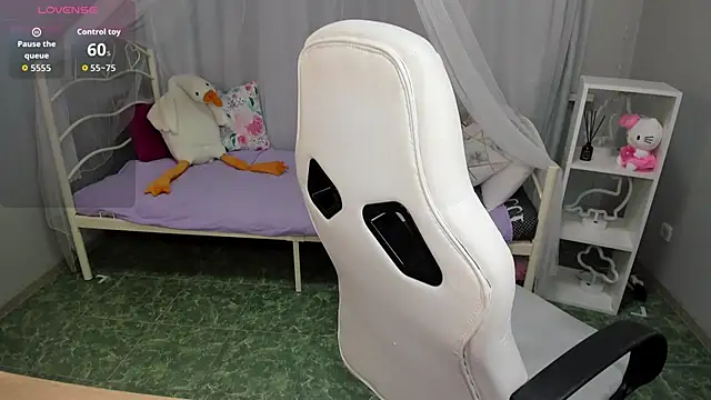 LindaRomero online show from 11/16/25, 09:37