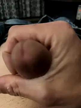 Snapshot of littleguybigdick1564 chatting on 11/28/25, 01:03 littleguybigdick1564 online show from 11/28/25, 01:03