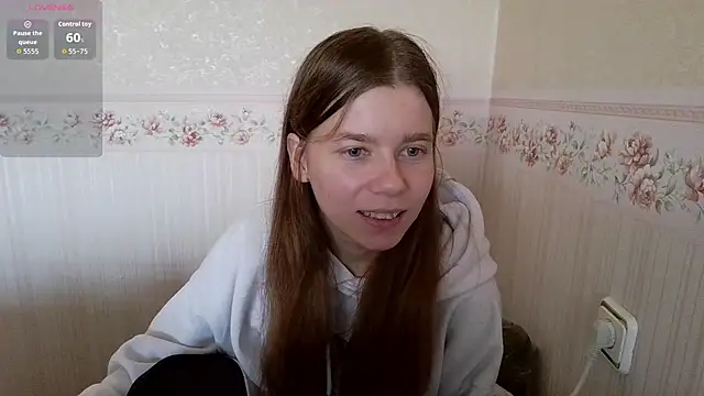 0nlyLola online show from 11/06/25, 08:04