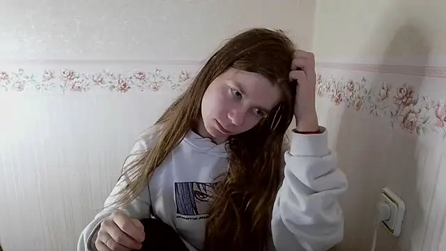 0nlyLola online show from 11/07/25, 08:36