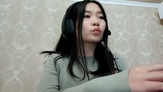 YukiShaapan online show from 10/16/25, 10:16