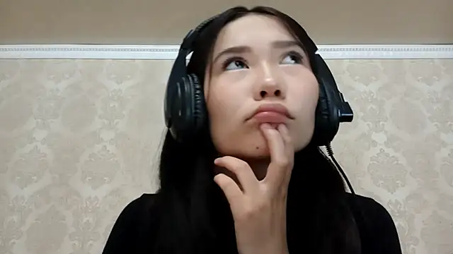 YukiShaapan online show from 10/18/25, 11:33