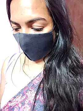 Snapshot of Tamil_Hot_Shasi chatting on 12/21/25, 05:42 Tamil Hot Shasi online show from 12/21/25, 05:42