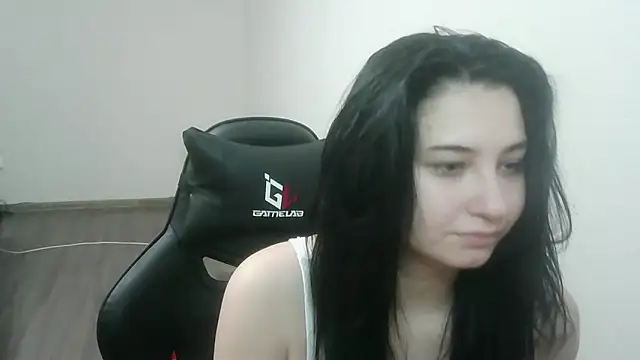 Snapshot of meow_woem chatting on 10/08/25, 05:43 meow woem online show from 10/08/25, 05:43