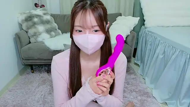 Snapshot of Seira__nn chatting on 11/12/25, 01:22 Seira nn online show from 11/12/25, 01:22