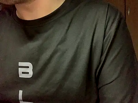 Snapshot of cazzo18cm3 chatting on 11/30/25, 06:34 cazzo18cm3 online show from 11/30/25, 06:34