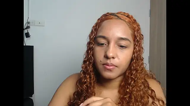 Snapshot of SelenaMoon_12 chatting on 10/02/25, 04:08 SelenaMoon 12 online show from 10/02/25, 04:08