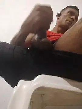 Snapshot of exotico2323 chatting on 11/03/25, 04:36 exotico2323 online show from 11/03/25, 04:36