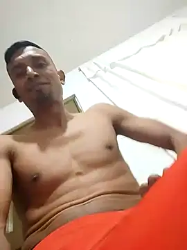 Snapshot of exotico2323 chatting on 12/21/25, 01:40 exotico2323 online show from 12/21/25, 01:40