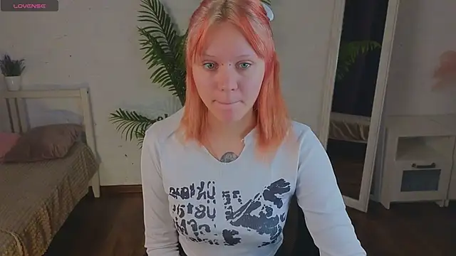 kitten murray  online show from 10/15/25, 05:40