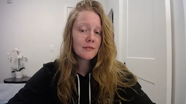 naughtyfox89 online show from 04/18/26, 03:21