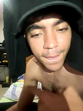 Snapshot of candyhunter chatting on 09/29/25, 01:33 candyhunter online show from 09/29/25, 01:33