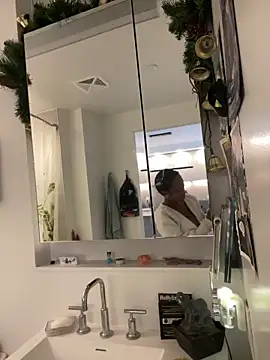 tia   fox online show from 02/25/26, 05:11