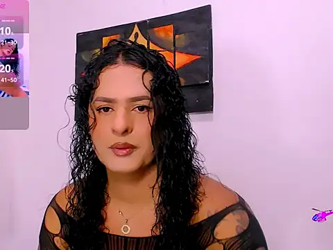 Snapshot of horny_val_ chatting on 12/04/25, 04:33 horny val online show from 12/04/25, 04:33