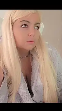 Snapshot of Siren-xiv chatting on 10/01/25, 12:11 Siren-xiv online show from 10/01/25, 12:11