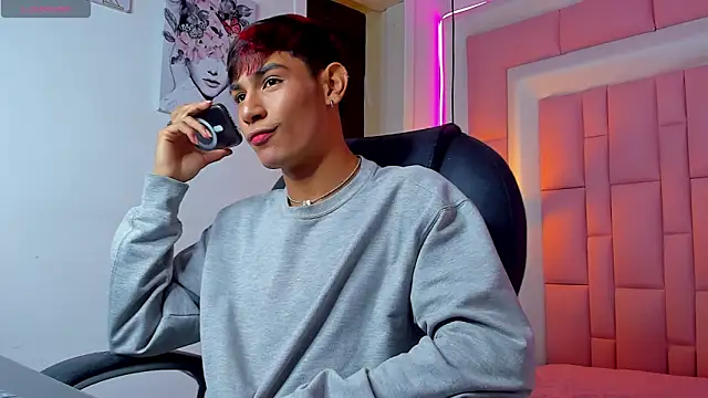 Snapshot of cherub_ chatting on 12/21/25, 03:57 cherub online show from 12/21/25, 03:57