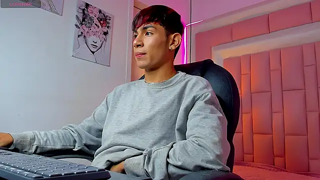 Snapshot of cherub_ chatting on 12/23/25, 04:21 cherub online show from 12/23/25, 04:21