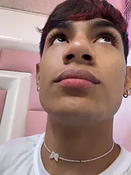 Snapshot of cherub_ chatting on 01/06/26, 03:43 cherub online show from 01/06/26, 03:43