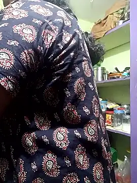 Snapshot of harinisree chatting on 12/22/25, 01:02 harinisree online show from 12/22/25, 01:02