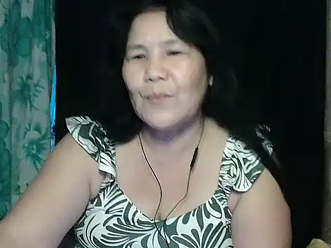 Snapshot of milagrose_rose chatting on 05/15/26, 11:12 milagrose rose online show from 05/15/26, 11:12
