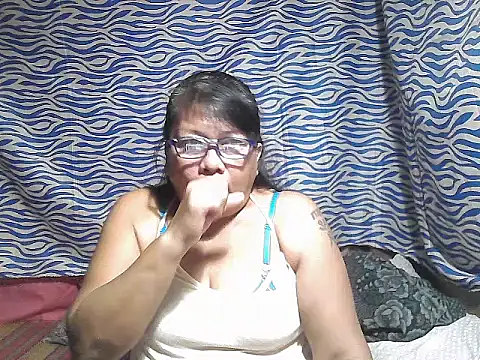 Snapshot of joy_cute chatting on 10/15/25, 12:00 joy cute online show from 10/15/25, 12:00