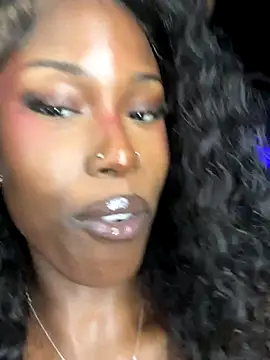 Snapshot of StarElexis chatting on 11/11/25, 10:32 StarElexis online show from 11/11/25, 10:32