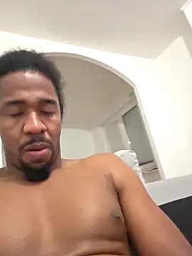 Snapshot of cracha chatting on 10/28/25, 11:40 cracha online show from 10/28/25, 11:40