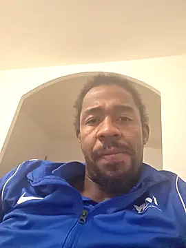 Snapshot of cracha chatting on 11/10/25, 11:59 cracha online show from 11/10/25, 11:59