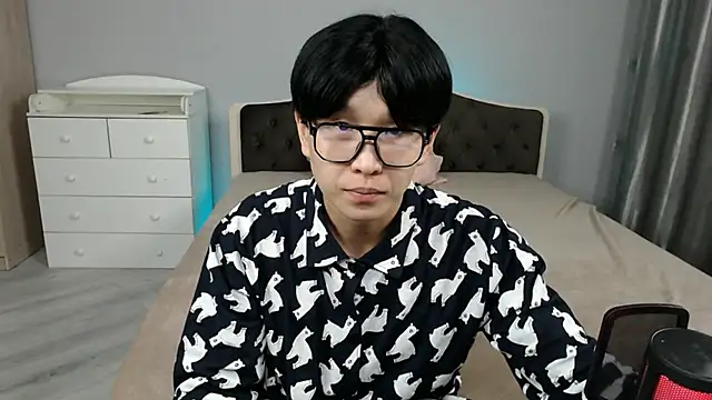 KaiChicken online show from 12/04/25, 09:34