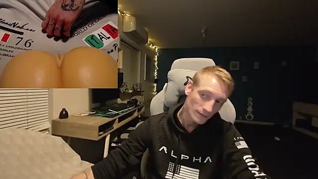 Snapshot of Firefoxdk chatting on 10/09/25, 11:36 Firefoxdk online show from 10/09/25, 11:36