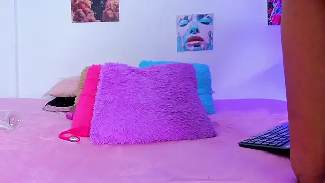 Snapshot of debbie_hans chatting on 12/05/25, 01:31 debbie hans online show from 12/05/25, 01:31