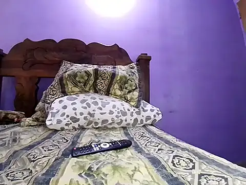 Snapshot of fayola20 chatting on 11/20/25, 01:11 fayola20 online show from 11/20/25, 01:11