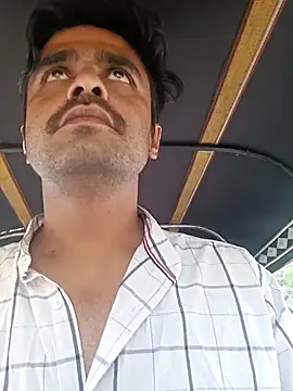 Snapshot of puneriboy32 chatting on 11/13/25, 10:47 puneriboy32 online show from 11/13/25, 10:47