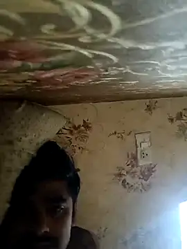 Snapshot of puneriboy32 chatting on 11/17/25, 02:28 puneriboy32 online show from 11/17/25, 02:28