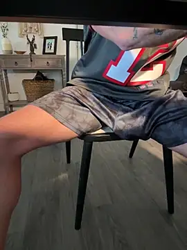 Beefkakey82 online show from 11/17/25, 04:24