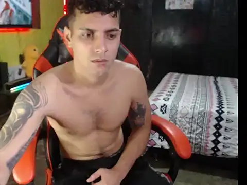 Snapshot of alessandro290 chatting on 12/16/25, 12:26 alessandro290 online show from 12/16/25, 12:26