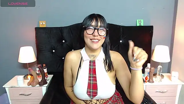 Snapshot of Sophie-dbs chatting on 06/26/26, 07:29 Sophie-dbs online show from 06/26/26, 07:29