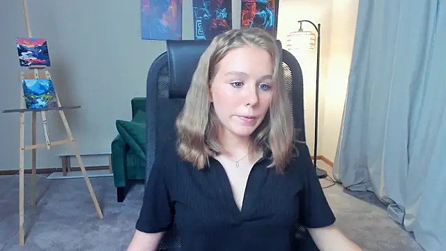 Snapshot of TienKnous chatting on 10/02/25, 02:57 TienKnous online show from 10/02/25, 02:57