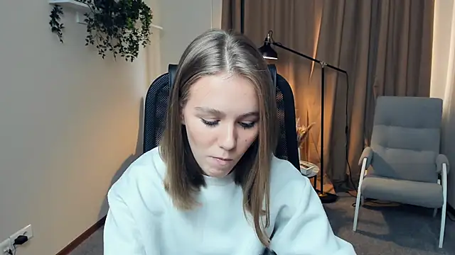 Snapshot of TienKnous chatting on 10/05/25, 10:24 TienKnous online show from 10/05/25, 10:24