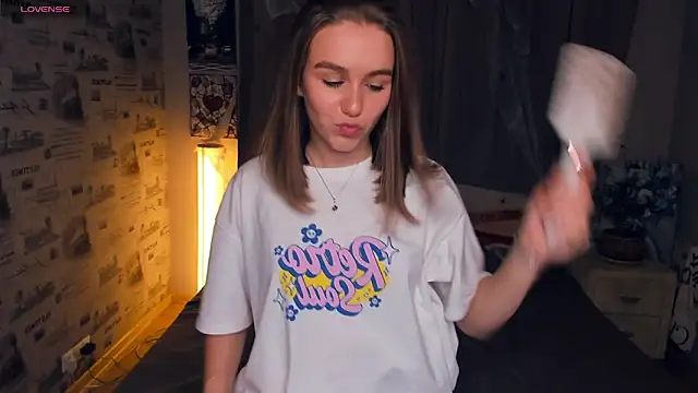 Snapshot of TienKnous chatting on 11/09/25, 07:12 TienKnous online show from 11/09/25, 07:12