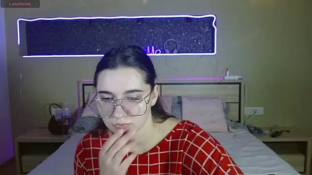 Snapshot of cutieblush chatting on 10/08/25, 08:39 cutieblush online show from 10/08/25, 08:39