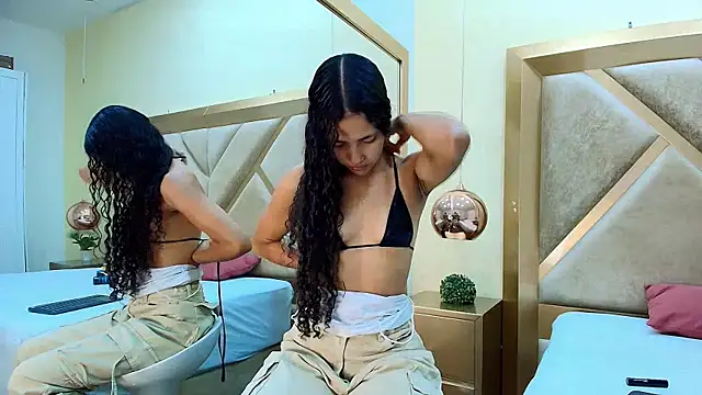 Megan Siner online show from 11/06/25, 12:06